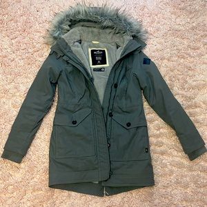 Hollister Faux Fur- Lined Cozy Parka